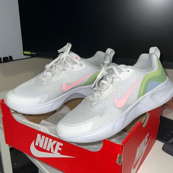 Nike Wearallday GS(YOUTH SIZE) - Picture 2 of 5